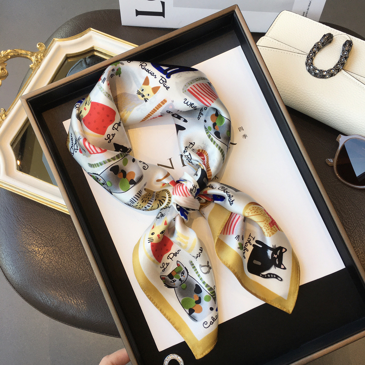 Luxury Brand 2023 Silk Square  - огляд і ціна Silk Tie Striped