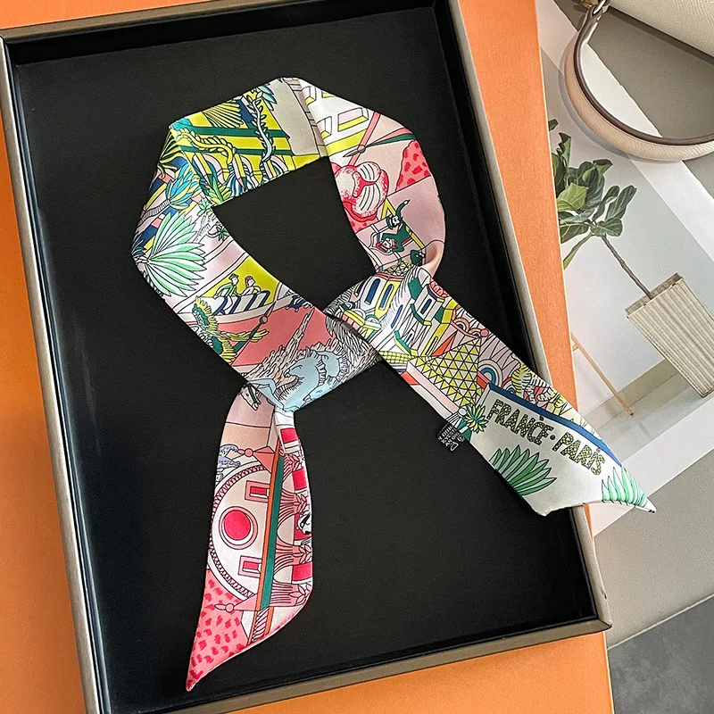 Luxury Design Horse Print Skin - огляд і ціна Ascot Neck Scarf