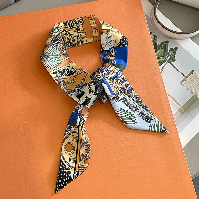 Luxury Design Horse Print Skin - огляд і ціна Ascot Neck Scarf
