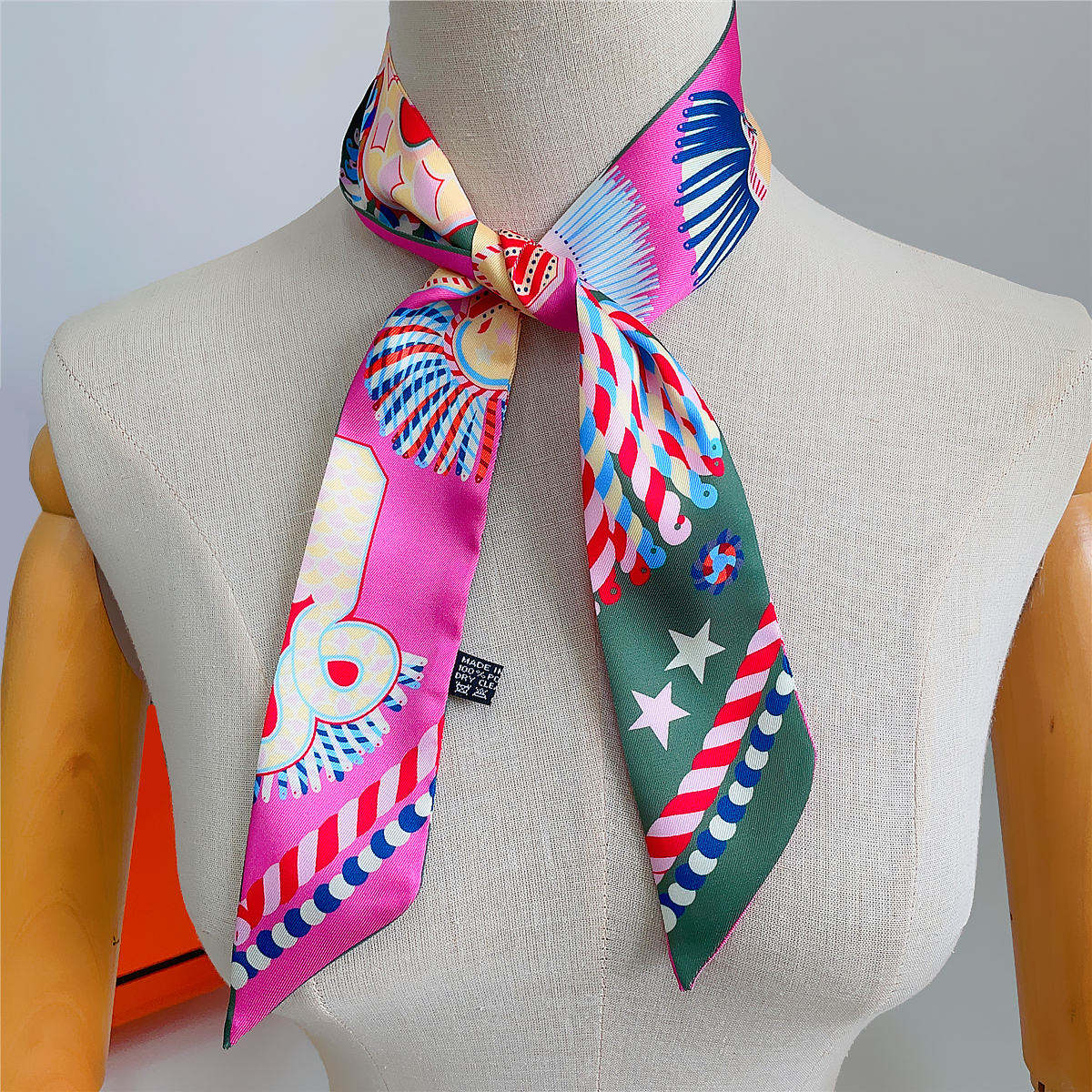 Brand Design Twill 100% Silk S - огляд і ціна Scarf Silk Square