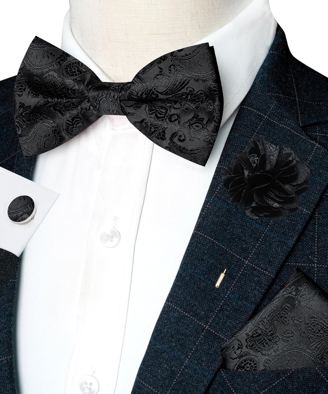 Paisley Pre-tied Bow Tie and P - огляд і ціна Pocket Square Set