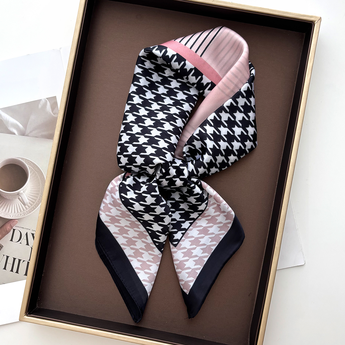 New Printed Square Scarf For W - огляд і ціна Scarf Silk Square
