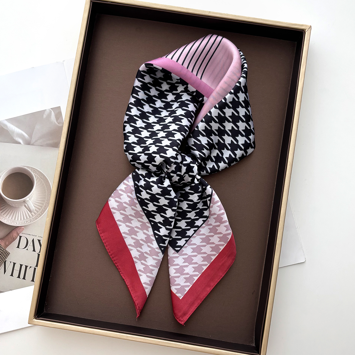 New Printed Square Scarf For W - огляд і ціна Scarf Silk Square