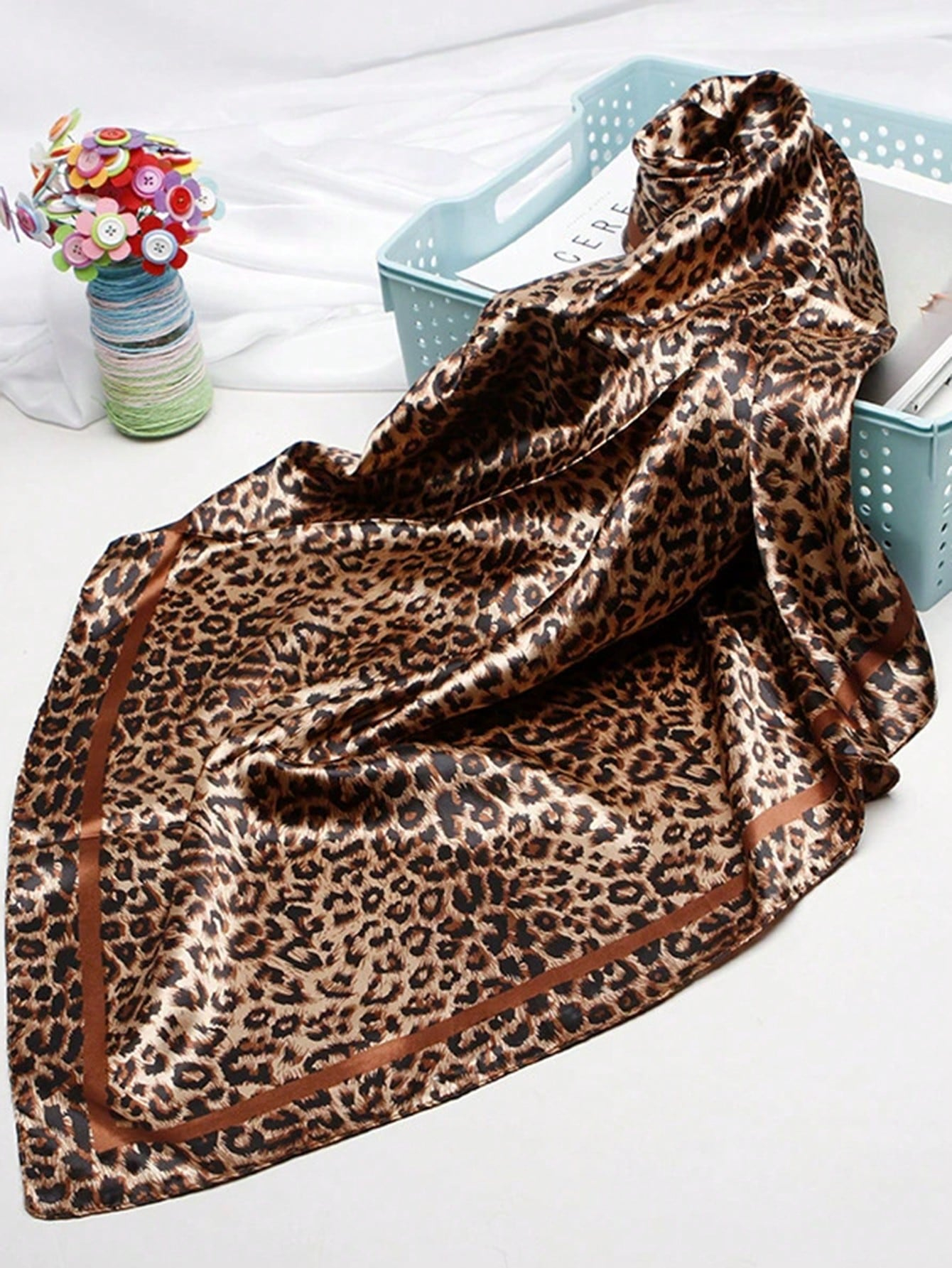 90cm Leopard Print Neckerchief - огляд і ціна Scarf Silk Square