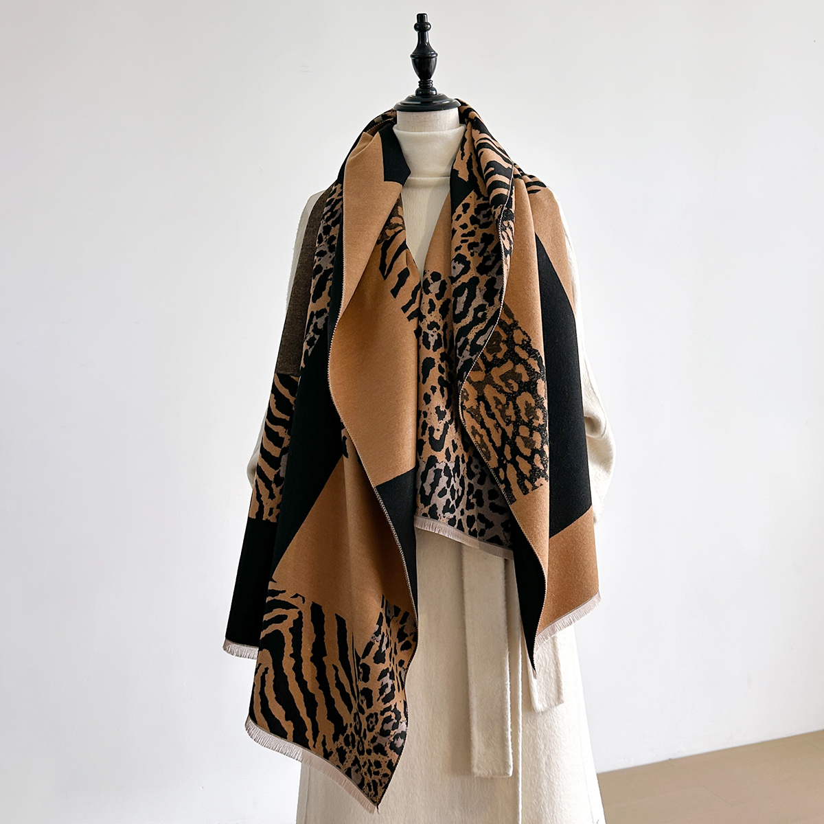 New Brand Elegance Two-Sided L - огляд і ціна Woven Scarf Blanket