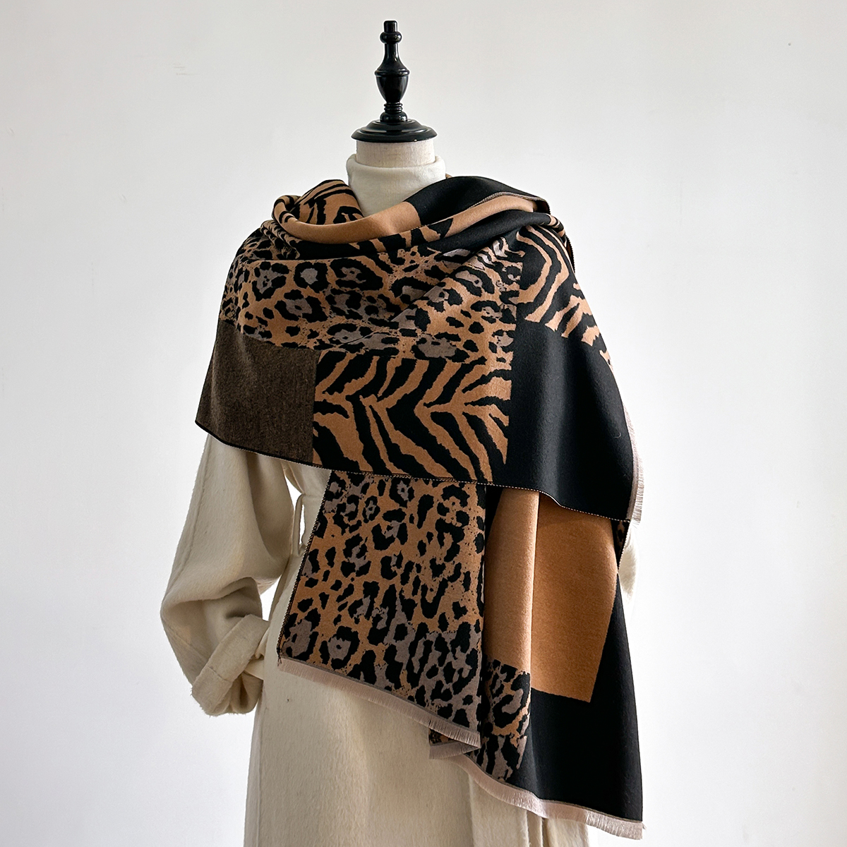 New Brand Elegance Two-Sided L - огляд і ціна Woven Scarf Blanket